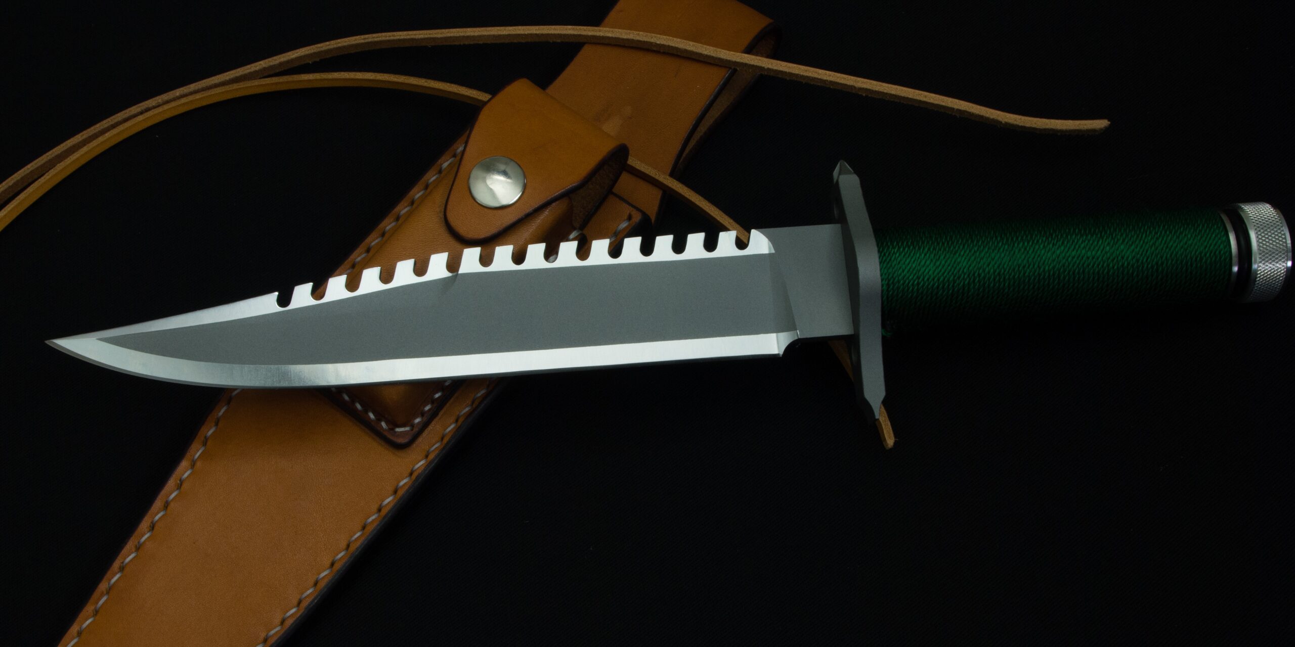 First Blood replica, left side, on the leather sheath with its thong