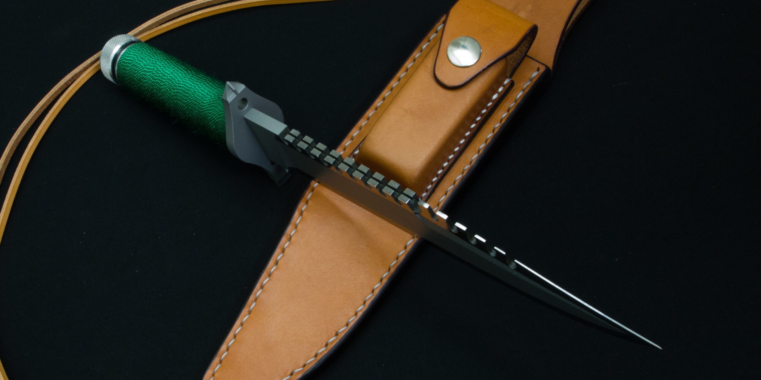First Blood replica seen from above, on the leather sheath
