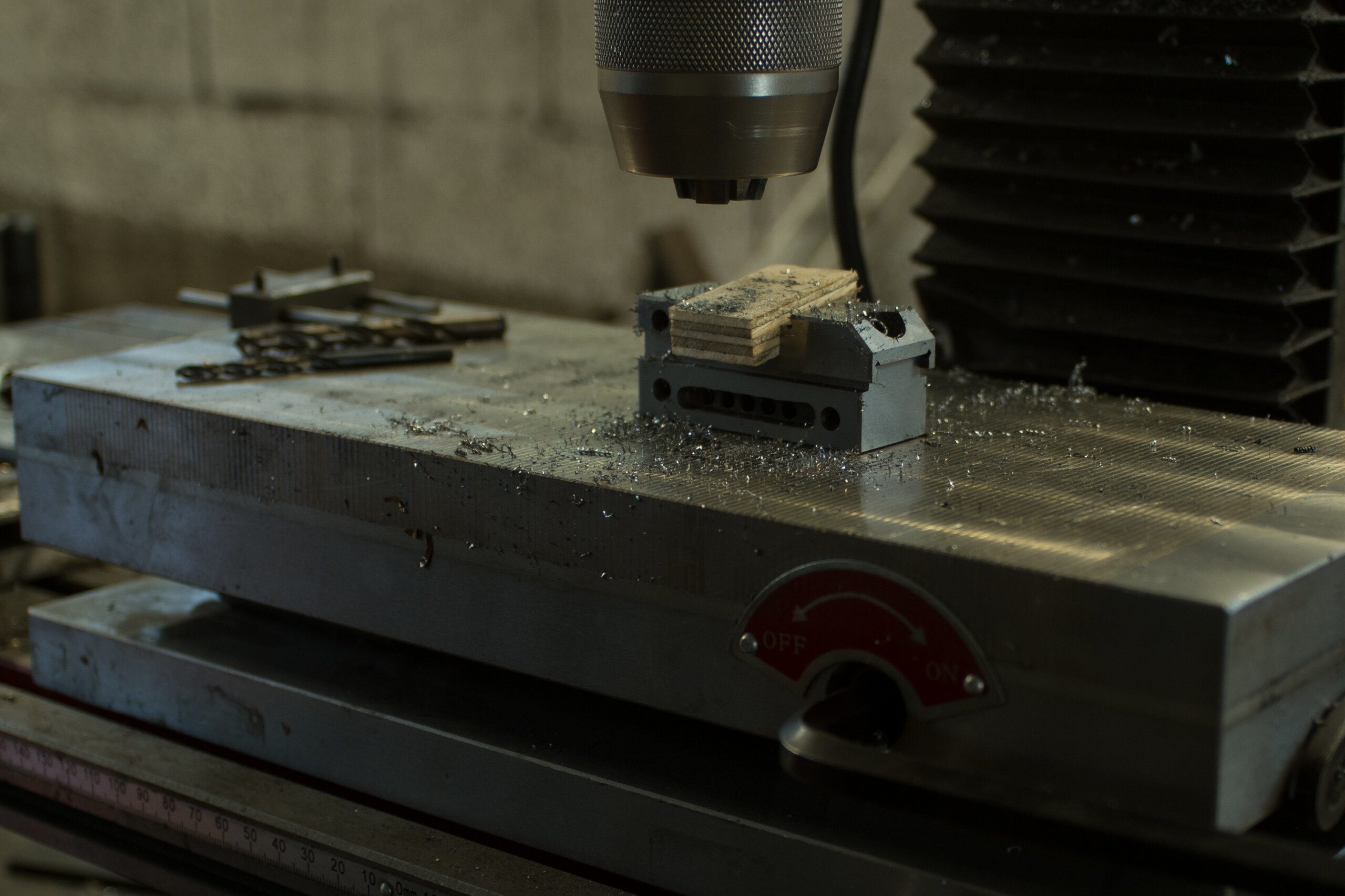 Magnetic chuck and milling machine in the workshop in Frabosa Sottana